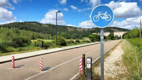 Carril bici con señales Fundacion Movidep